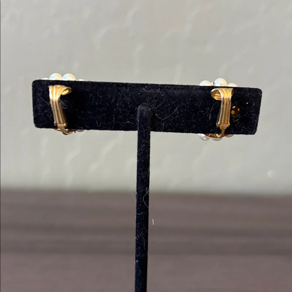 Vintage Faux Pearl Cluster‎ Clip On Earrings